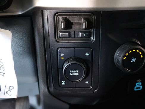 Used 2024 Ford F250 XL w/ STX Appearance Package AWD/4WD image 7