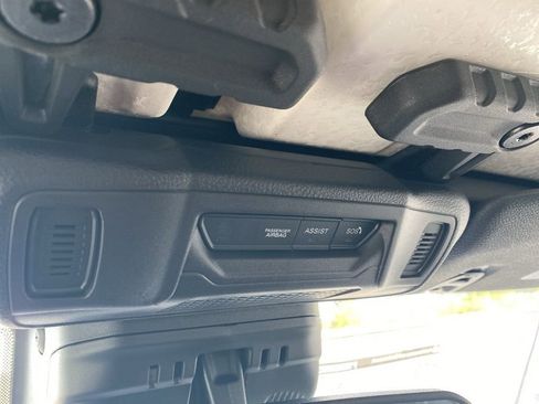 Used 2025 Jeep Gladiator Sport image 22