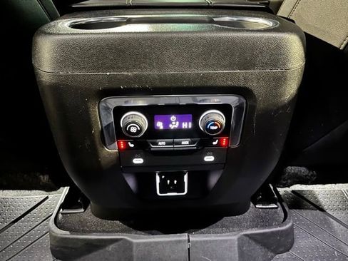 Used 2022 Chevrolet Tahoe High Country AWD/4WD image 26