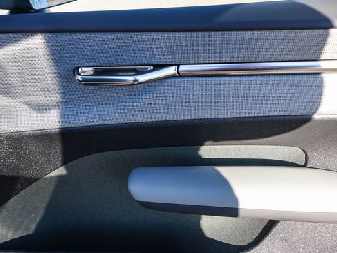 New 2025 Volvo EX30 Plus w/ Protection Package Premier image 19