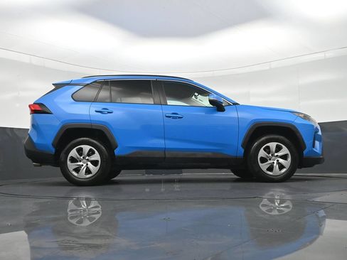 Used 2020 Toyota RAV4 LE FWD image 27