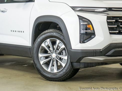 Used 2025 Chevrolet Equinox LT image 4