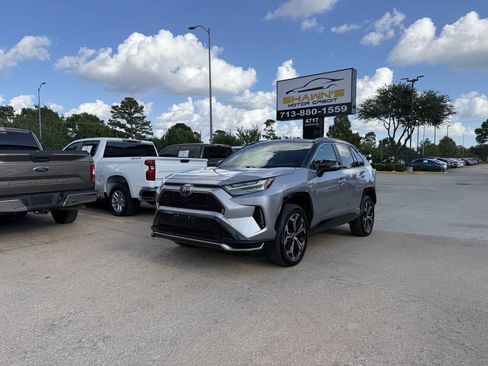 Used 2024 Toyota RAV4 XSE AWD/4WD image 41