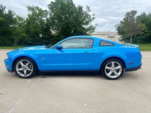 Used 2010 Ford Mustang GT RWD image 9