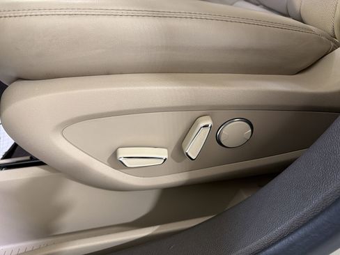 Used 2022 Lincoln Nautilus Reserve FWD image 11
