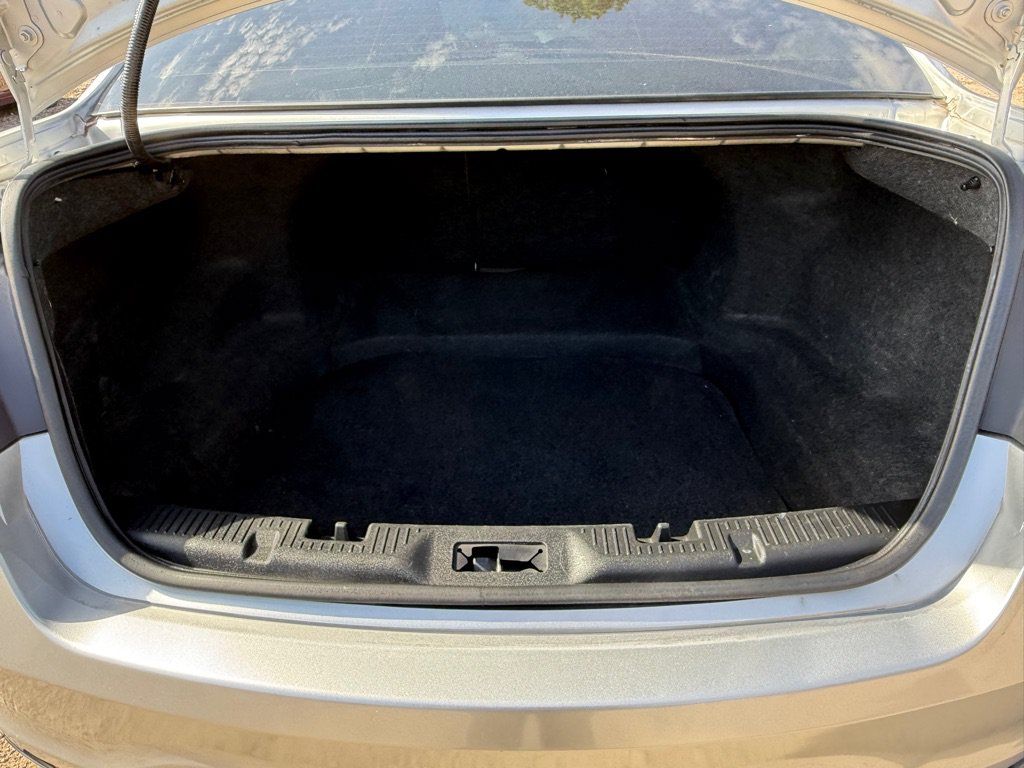 Used 2012 Ford Taurus SE FWD image 26