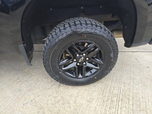 Used 2022 Chevrolet Silverado 1500 LT Trail Boss w/ Convenience Package II image 12