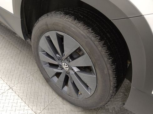 Used 2024 Volkswagen Taos S FWD image 31