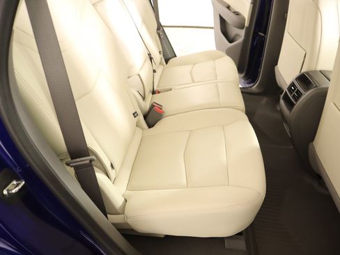 Used 2023 Cadillac XT5 Premium Luxury w/ Technology Package image 14