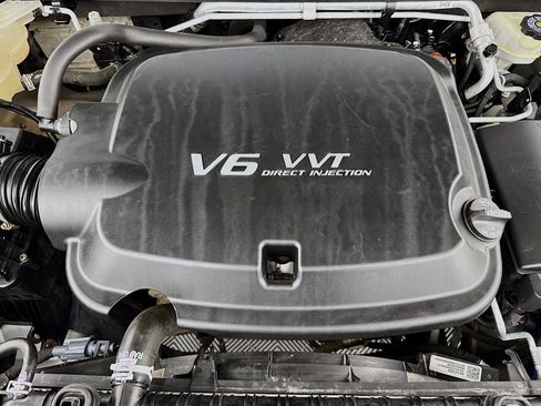 Used 2017 GMC Canyon SLE image 37