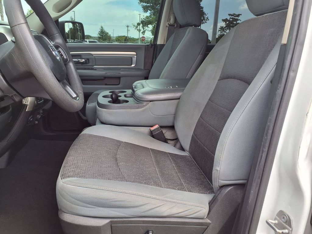 Used 2019 RAM 1500 Classic SLT AWD/4WD image 25