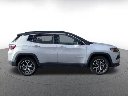 Used 2025 Jeep Compass Limited image 16
