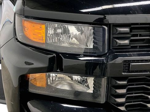 Used 2021 Chevrolet Silverado 1500 Custom w/ Safety Confidence Package AWD/4WD image 31
