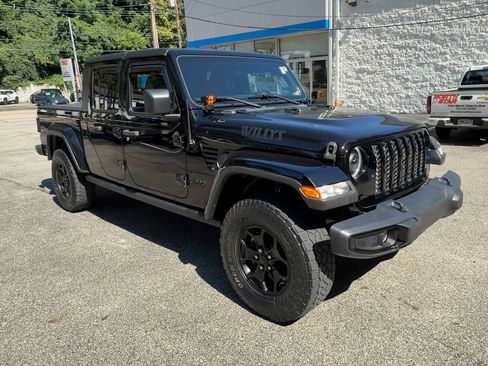 Used 2023 Jeep Gladiator Sport AWD/4WD image 2