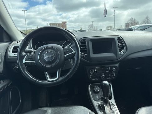 Used 2020 Jeep Compass Latitude image 10