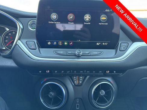 Used 2025 Chevrolet Blazer LT w/ Midnight/Sport Edition FWD image 9