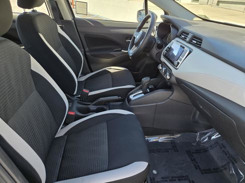 Used 2022 Nissan Versa SV image 32