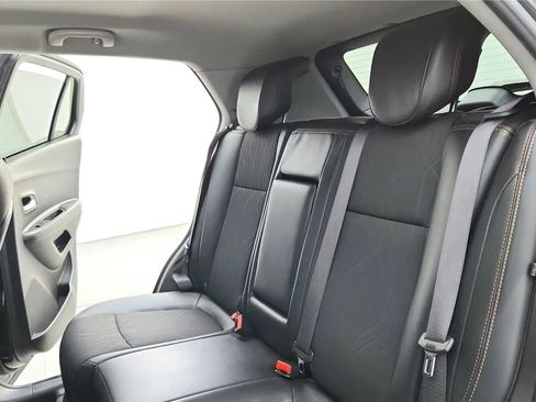 Used 2019 Chevrolet Trax LT w/ LT Convenience Package image 24