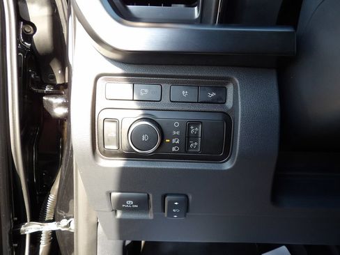 Used 2024 Ford F350 Lariat w/ Lariat Ultimate Package AWD/4WD image 20
