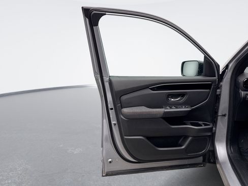 Used 2024 Honda Pilot Sport image 9