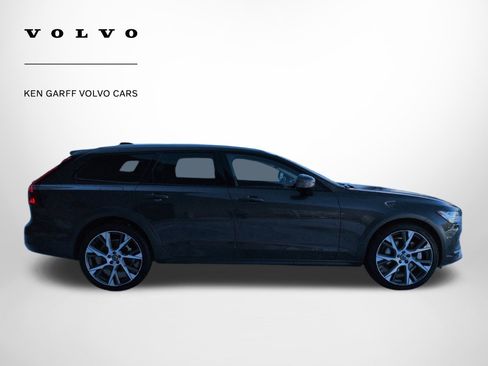 Used 2023 Volvo V90 B6 Cross Country Ultimate w/ Climate Package image 2
