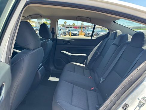 Used 2025 Nissan Altima 2.5 SV FWD image 21
