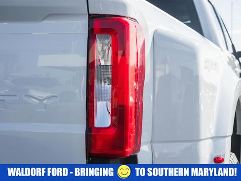 Certified 2024 Ford F350 XLT image 7