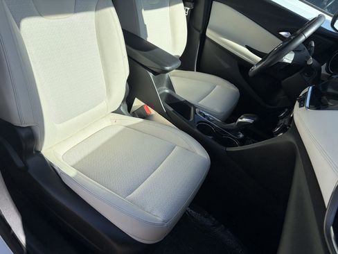 Used 2020 Buick Encore GX Preferred w/ Cold Weather Comfort Package FWD image 6