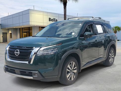 Certified 2024 Nissan Pathfinder SL FWD image 1