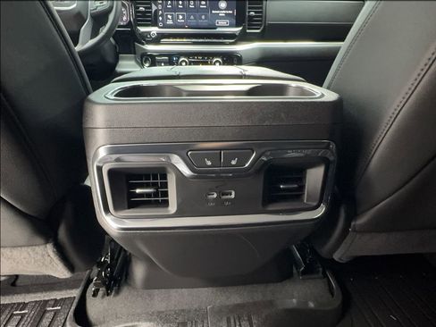 Used 2024 GMC Sierra 1500 SLT image 40