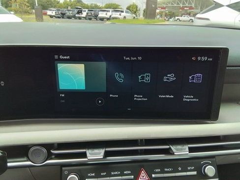 Used 2025 Hyundai Tucson SE image 13