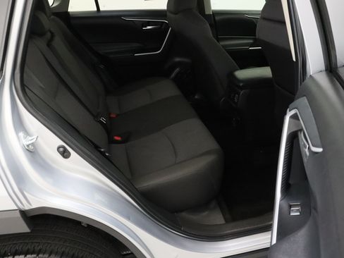 Used 2025 Toyota RAV4 XLE FWD image 34