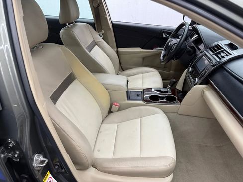 Used 2013 Toyota Camry XLE image 6