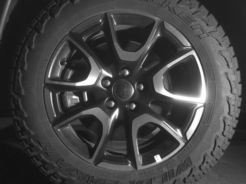 Used 2025 Jeep Compass Trailhawk image 12