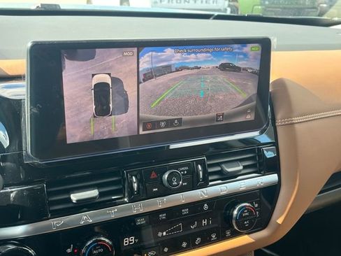 New 2026 Nissan Pathfinder Platinum image 18