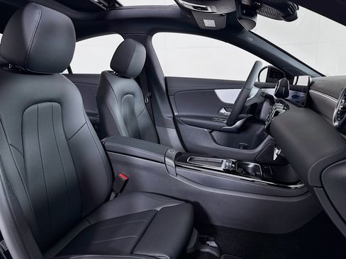 Certified 2026 Mercedes-Benz CLA 250 image 8