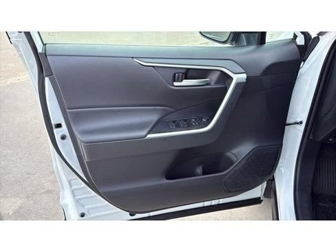 Certified 2025 Toyota RAV4 XLE AWD/4WD image 11
