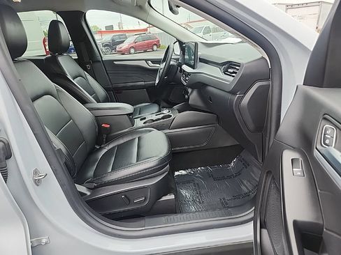 Used 2025 Ford Escape Platinum AWD/4WD image 34