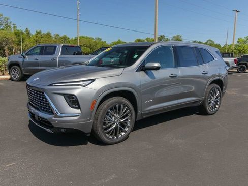 New 2026 Buick Enclave Avenir w/ Super Cruise Package FWD image 4