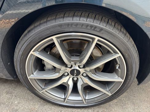 Used 2025 Genesis G70 2.5T image 30