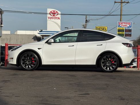 Used 2022 Tesla Model Y Performance AWD/4WD image 8