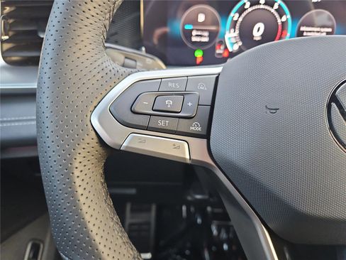 New 2026 Volkswagen Tiguan SE R-Line image 15