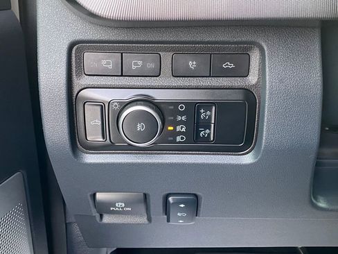 Used 2024 Ford F250 Platinum w/ Tremor Off-Road Package image 32