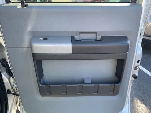 Used 2015 Ford F250 XLT w/ XLT Premium Package image 12