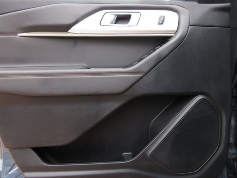 Used 2026 Ford Explorer Active RWD image 10
