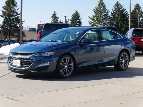 Used 2024 Chevrolet Malibu LT image 3