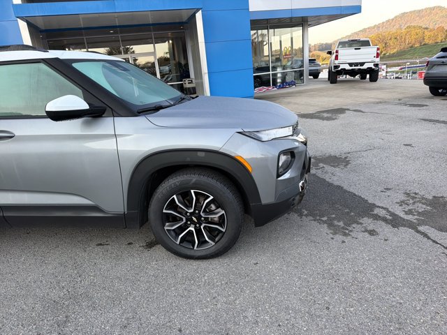 Used 2023 Chevrolet TrailBlazer ACTIV w/ Convenience Package FWD image 2