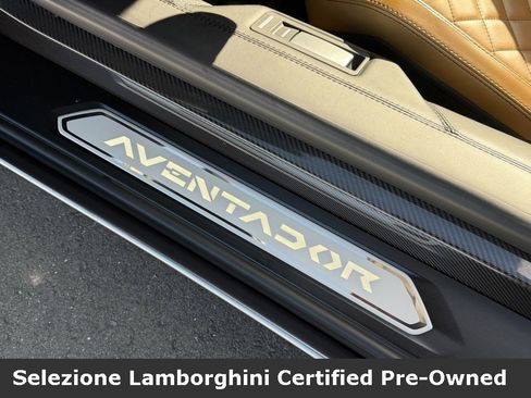 Used 2018 Lamborghini Aventador S image 34