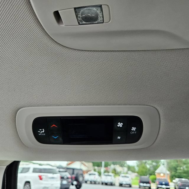 Used 2022 Chrysler Voyager LX FWD image 20