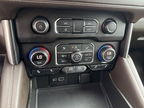 Used 2021 Chevrolet Tahoe LT image 19